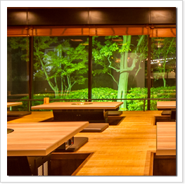 おちついた雰囲気の店内で、ゆっくりとごくつろぎください。